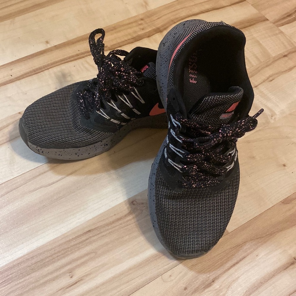 Womens nike size 7